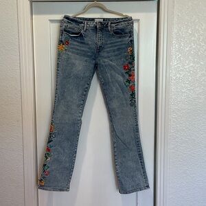 DRIFTWOOD Light Blue Floral Embroidered W29, L33